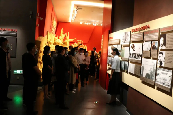 平?jīng)鲢垂军h委組織各支部開展“重溫歷史、砥礪前行”(圖2)